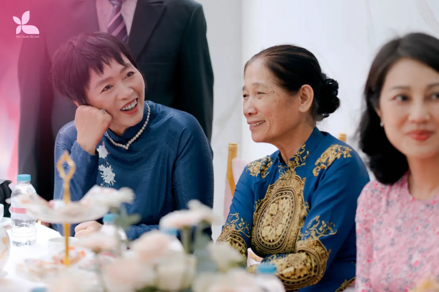 Bên nhà gái đón tiếp chuản bị buổi gặp - ảnh minh họa